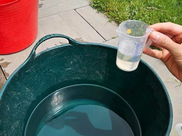 03.-Neoprenanzüge-waschen-mit-Neoprenwaschmittel